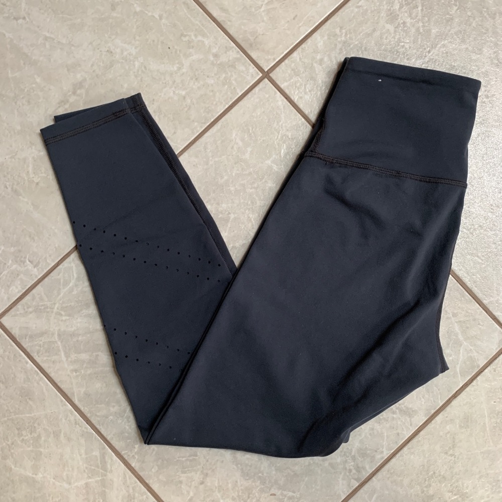 Old Navy Active laser cut 7/8 leggings
